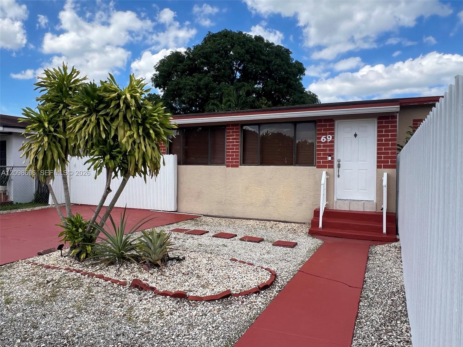 69 E 50th Pl, Hialeah FL 33013 photo 2