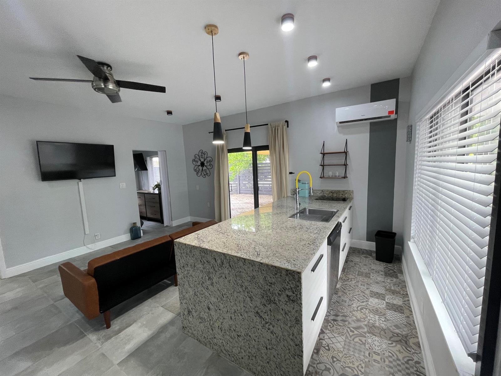 824 NE 4TH Street # 1, Fort Lauderdale FL 33301 photo 2
