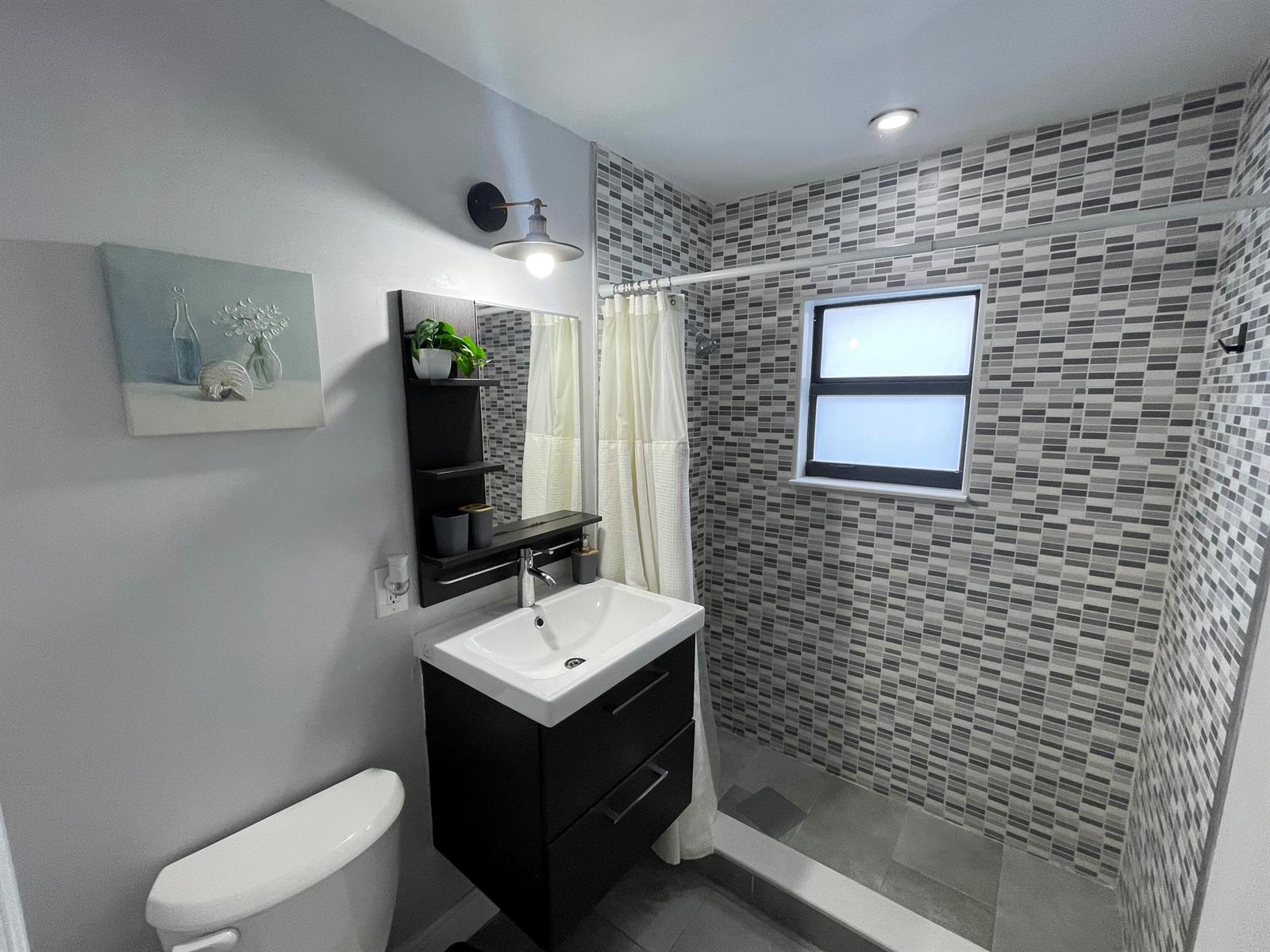 824 NE 4TH Street # 1, Fort Lauderdale FL 33301 photo 5