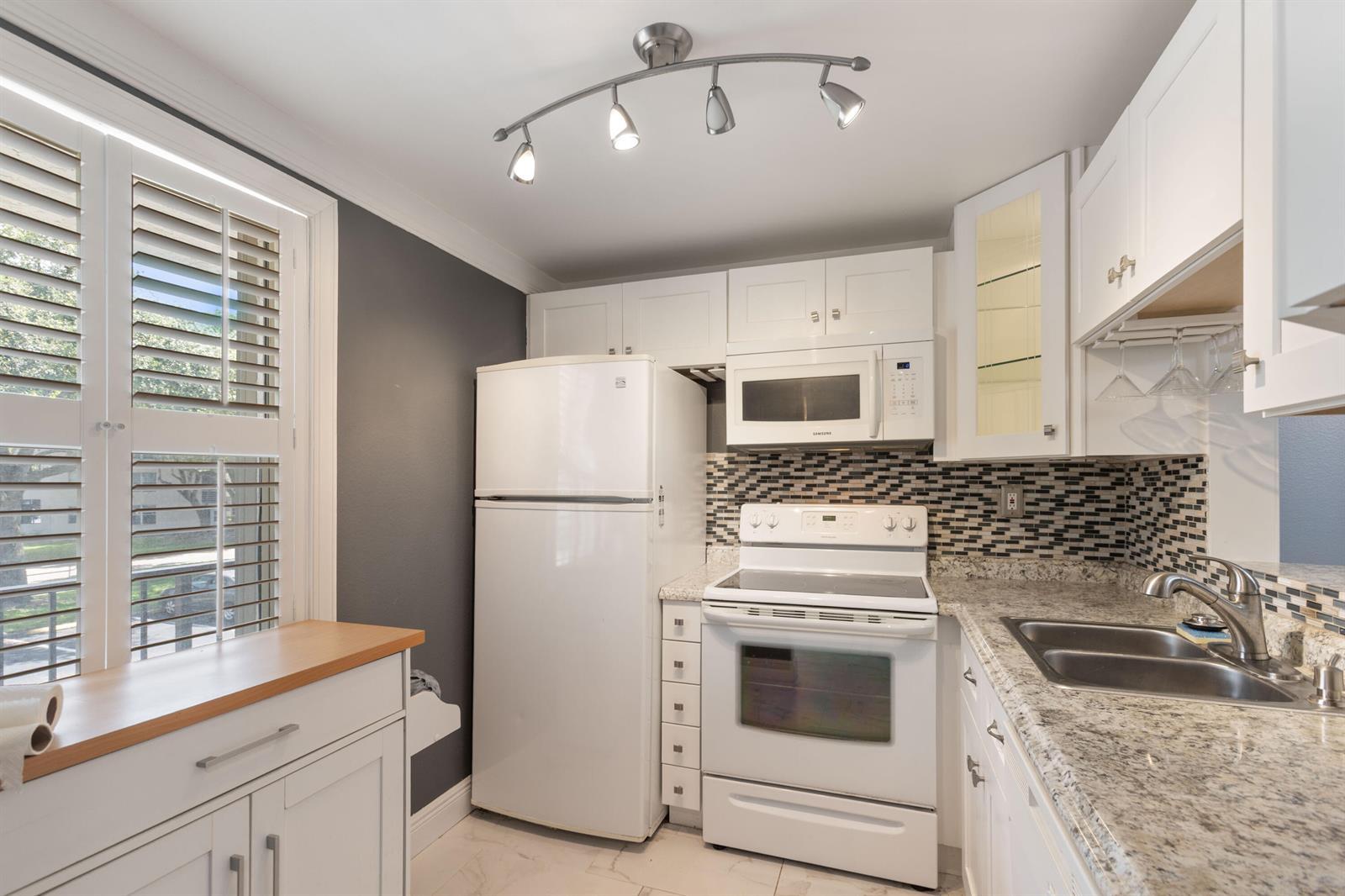 9401 Lime Bay Boulevard # 214, Tamarac FL 33321 photo 2