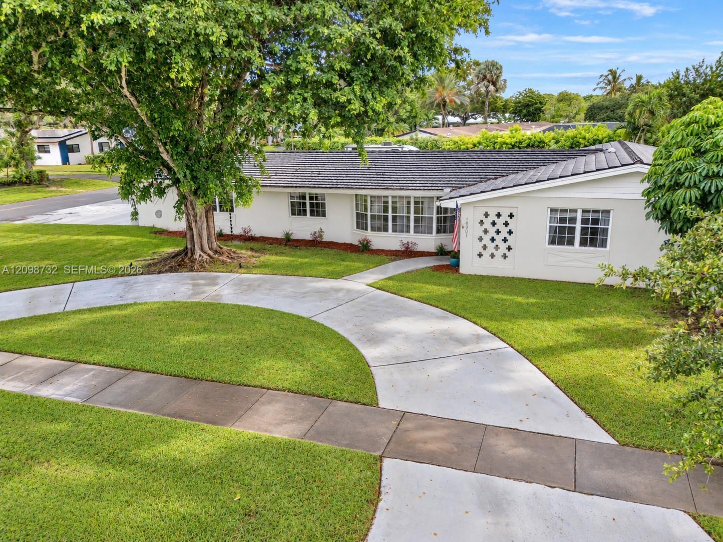 16401 SW 82nd Ave, Palmetto Bay FL 33157