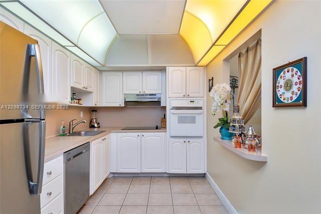 19390 Collins Ave # 1624, Sunny Isles Beach FL 33160 photo 4