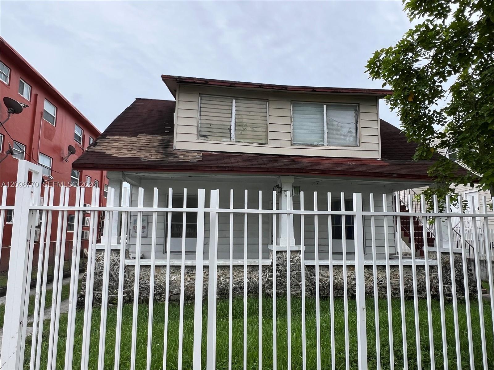 430 SW 3rd St # 1, Miami FL 33130 photo 2