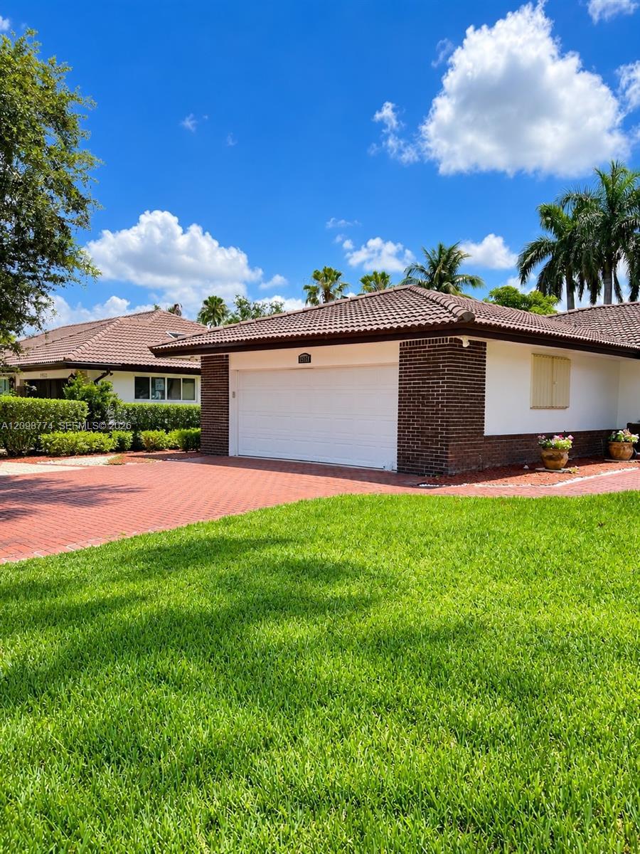 19265 E Saint Andrews Dr, Hialeah FL 33015 photo 5