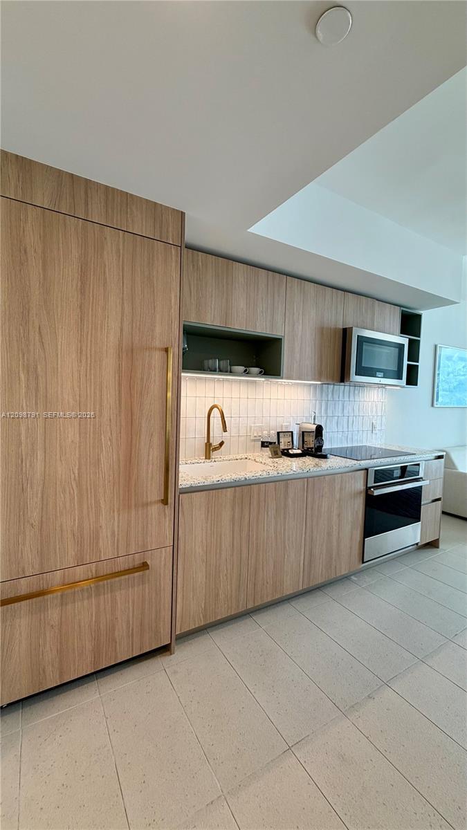 159 NE 6th St # 4404, Miami FL 33132 photo 4