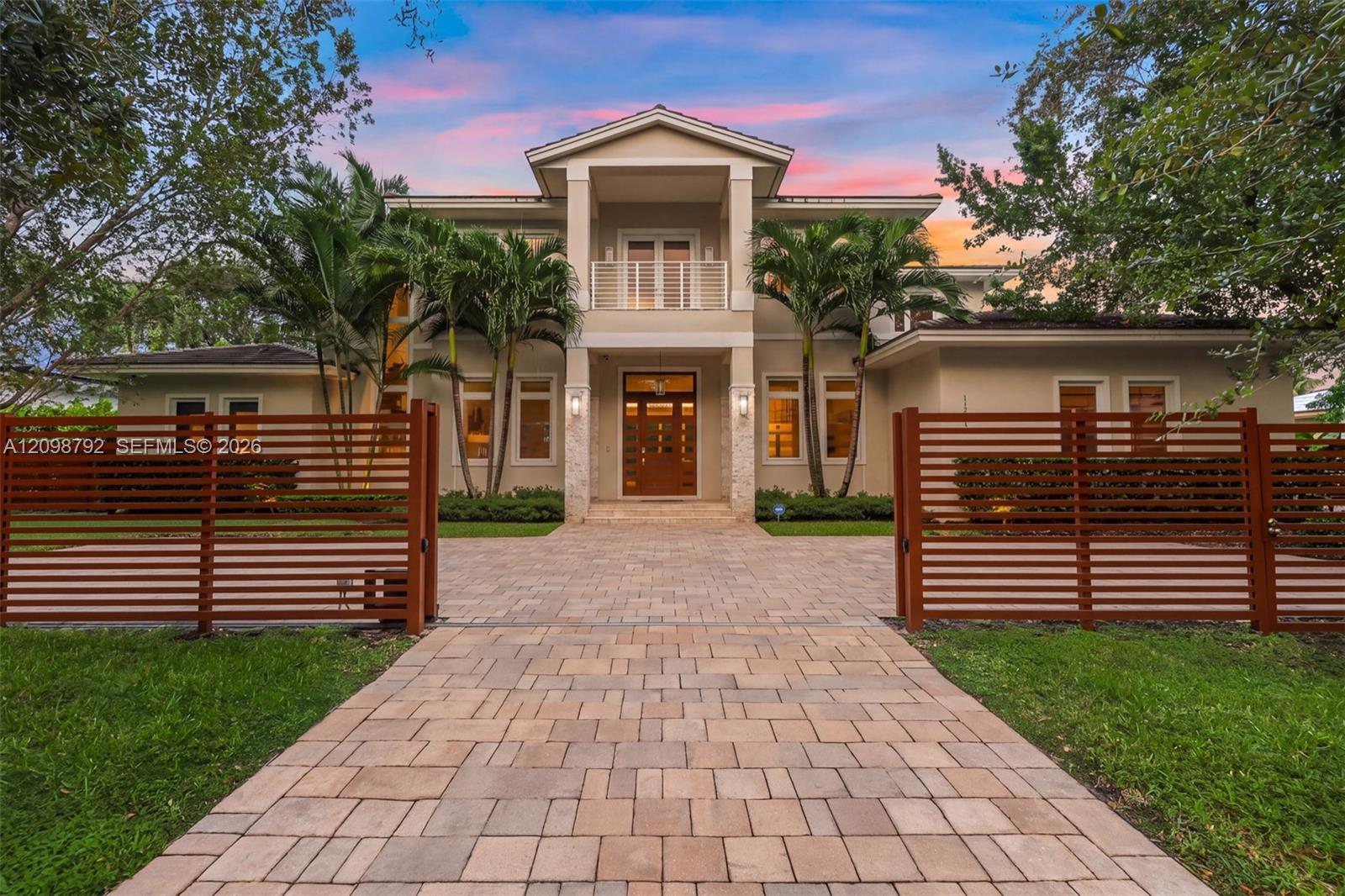 11701 SW 69 Ct, Pinecrest FL 33156 photo 2