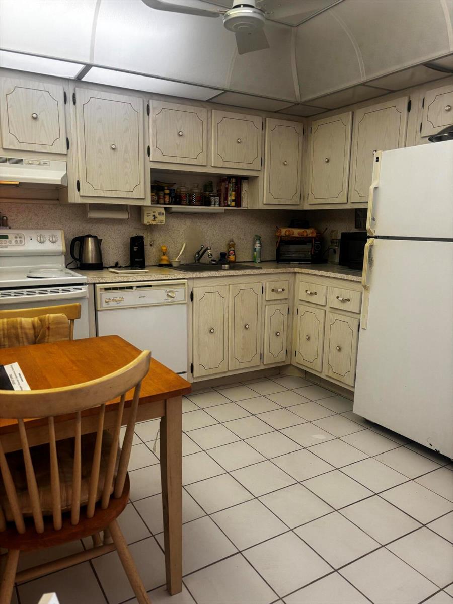 307 WELLINGTON F # 307, West Palm Beach FL 33417 photo 4