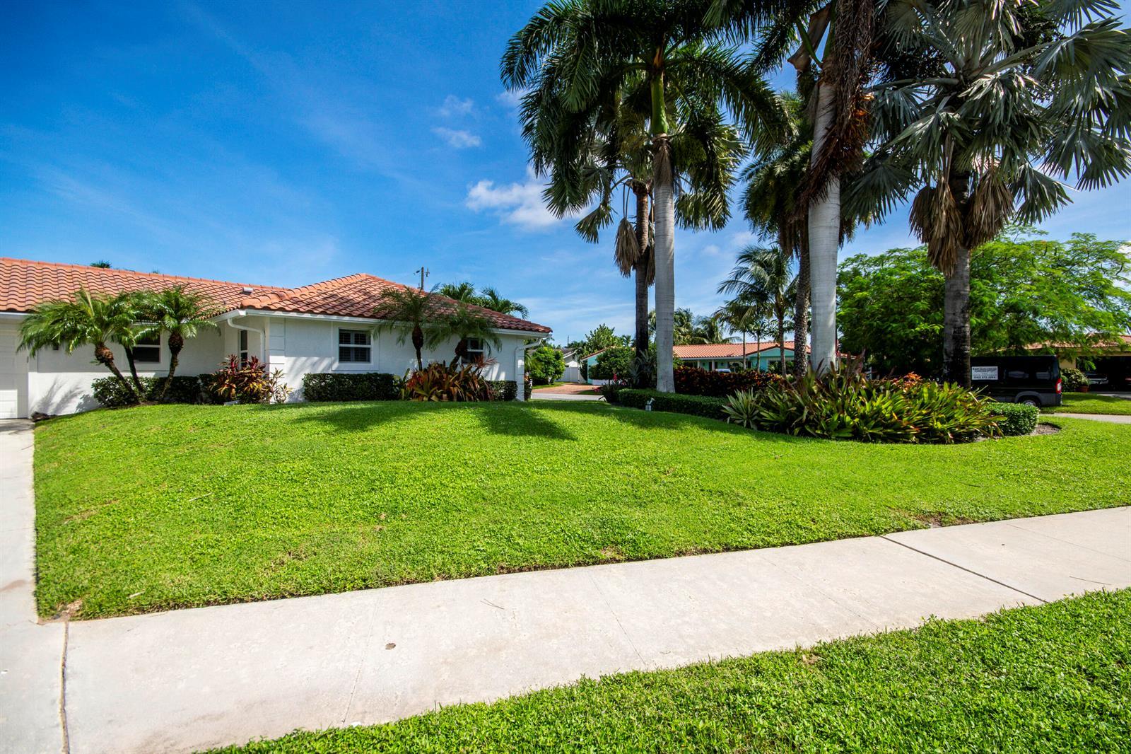 1123 SE 14th Avenue, Deerfield Beach FL 33441 photo 2
