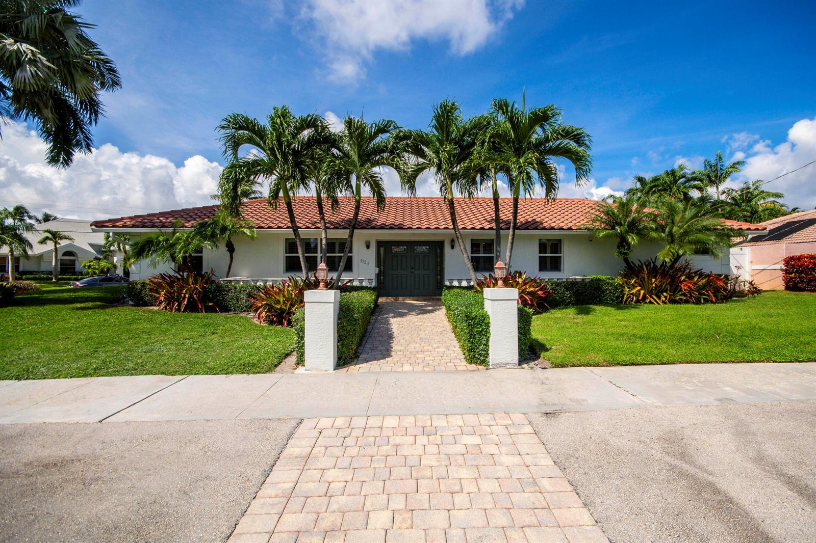1123 SE 14th Avenue, Deerfield Beach FL 33441 photo 3