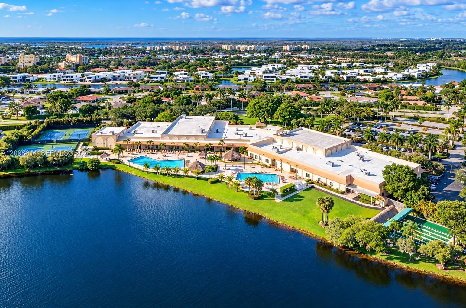 341 Lakeview Dr # 104, Weston FL 33326