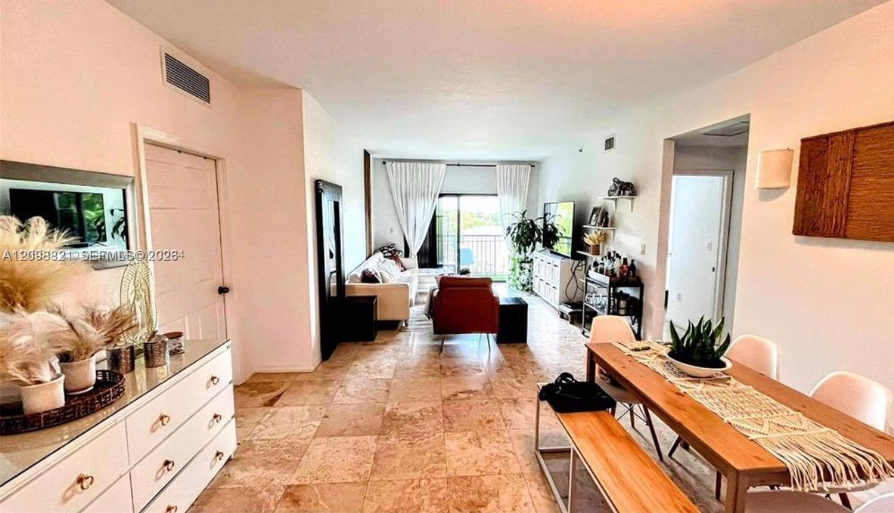 Miami, FL 33145 photo 3