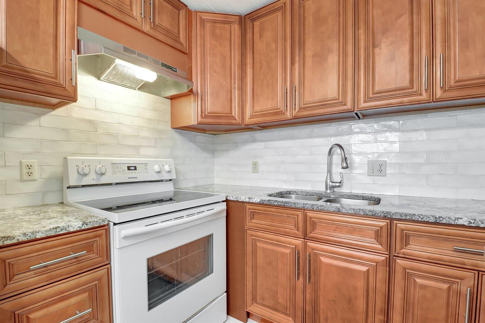 400 Village Green Circle W # 212, Palm Springs FL 33461 photo 5