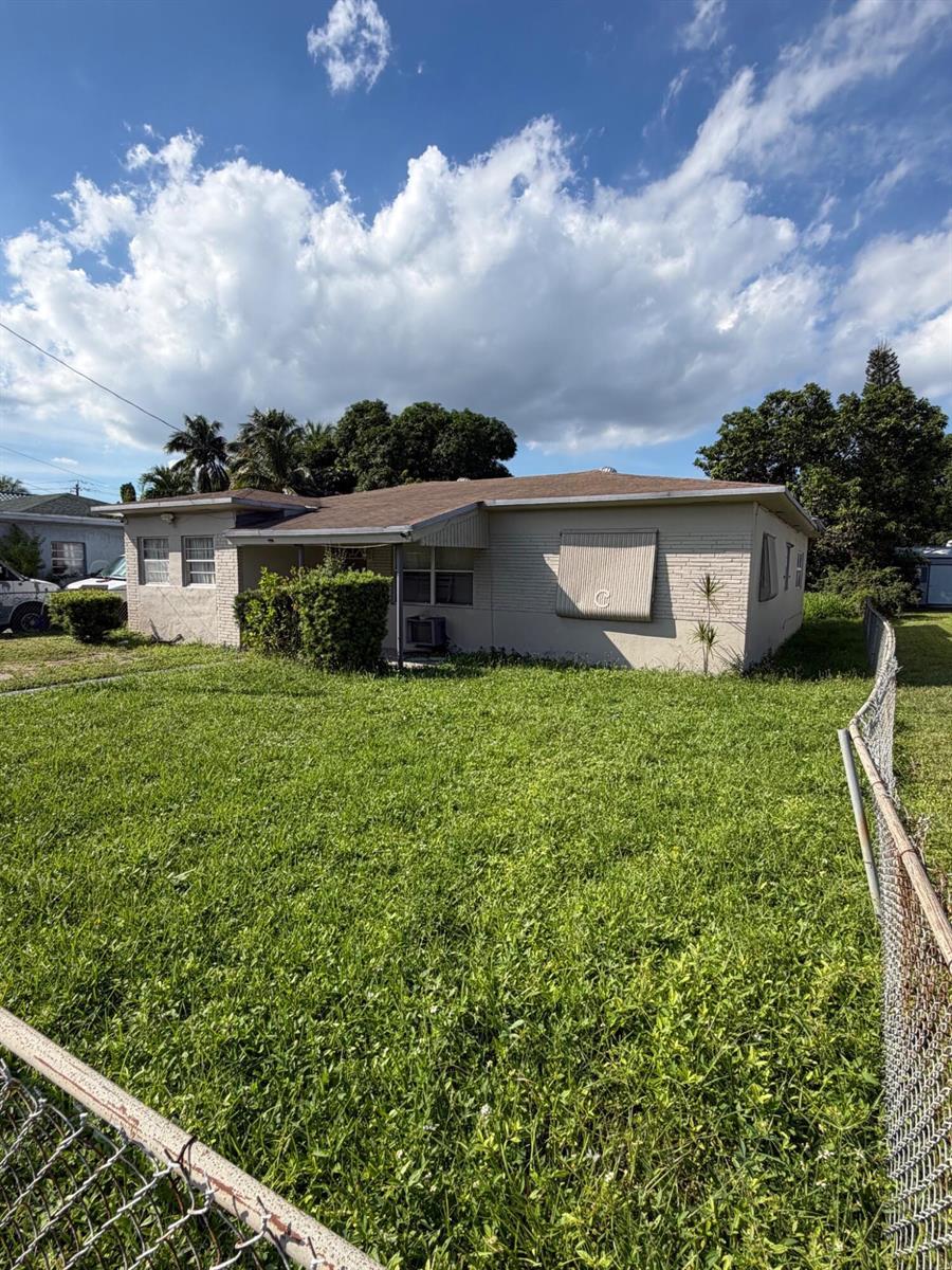 4311 SW 19TH Street, West Park FL 33023 photo 4