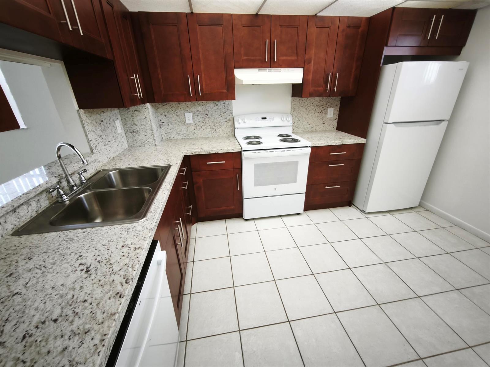 8720 Shadow Wood Boulevard # 105, Coral Springs FL 33071 photo 2