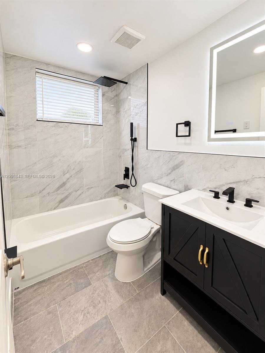 101 SE 9th St # 8, Hallandale Beach FL 33009 photo 3