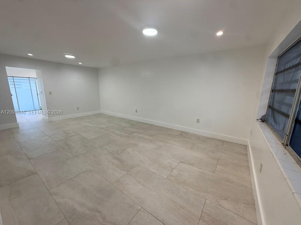 11320 Peachtree Dr # 11320, Miami FL 33161 photo 4
