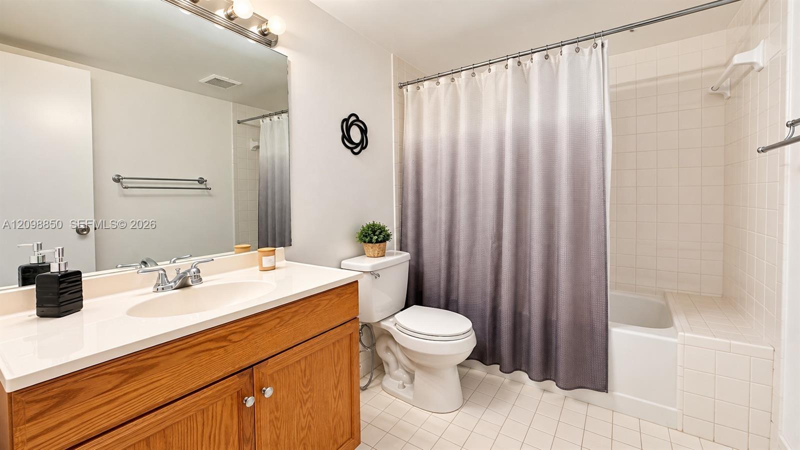 251 SW 132nd Way # 410H, Pembroke Pines FL 33027 photo 4