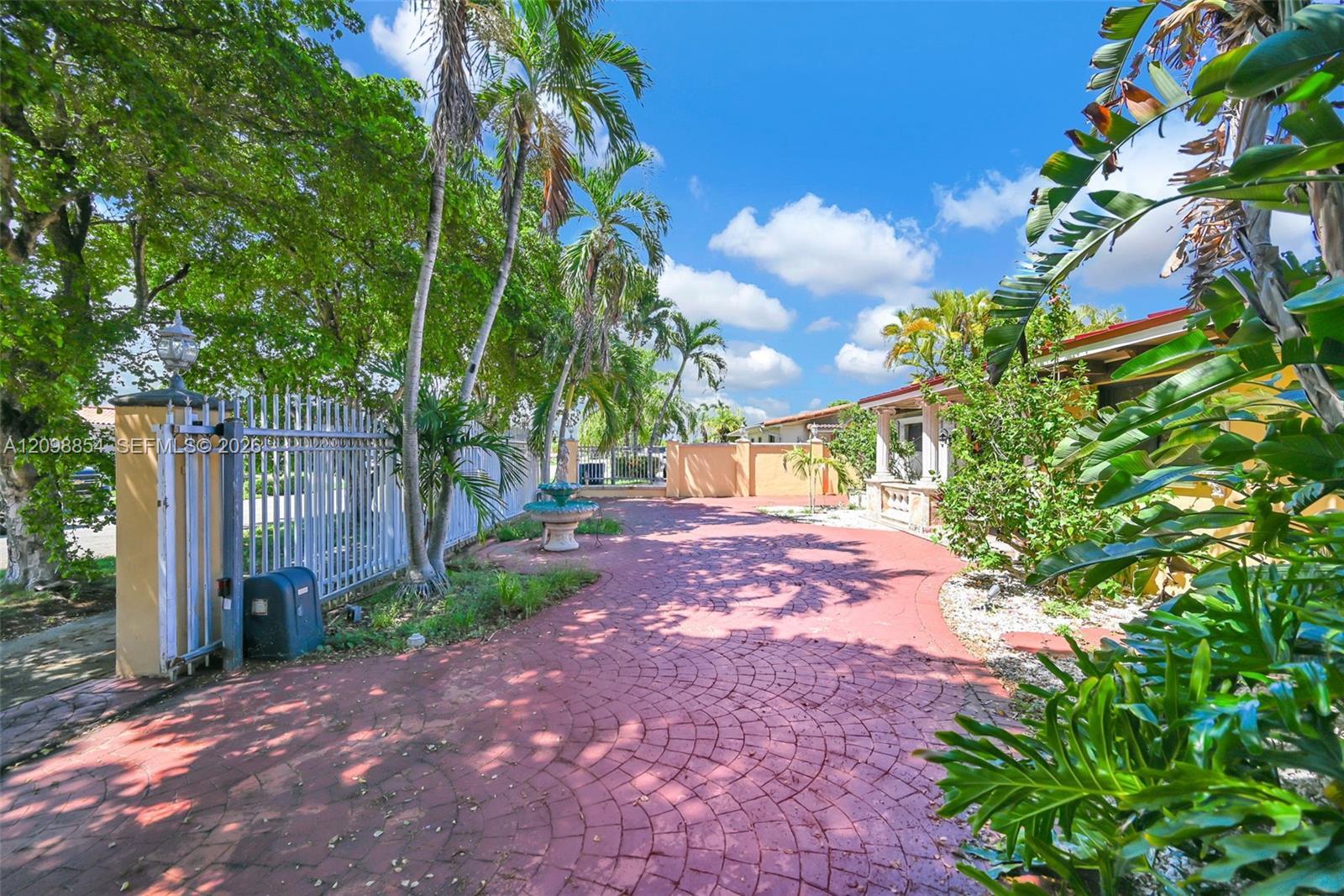 1425 SW 78th Ave, Miami FL 33144 photo 2