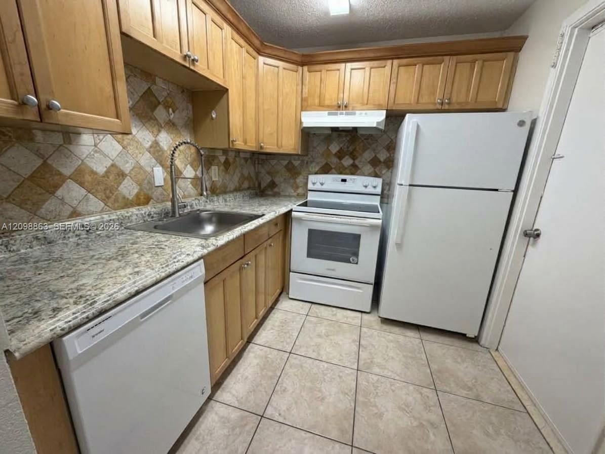 2775 Taft St # 108, Hollywood FL 33020 photo 4
