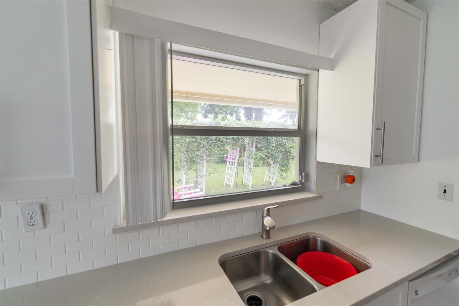 11030 NW 27TH Place, Sunrise FL 33322 photo 5