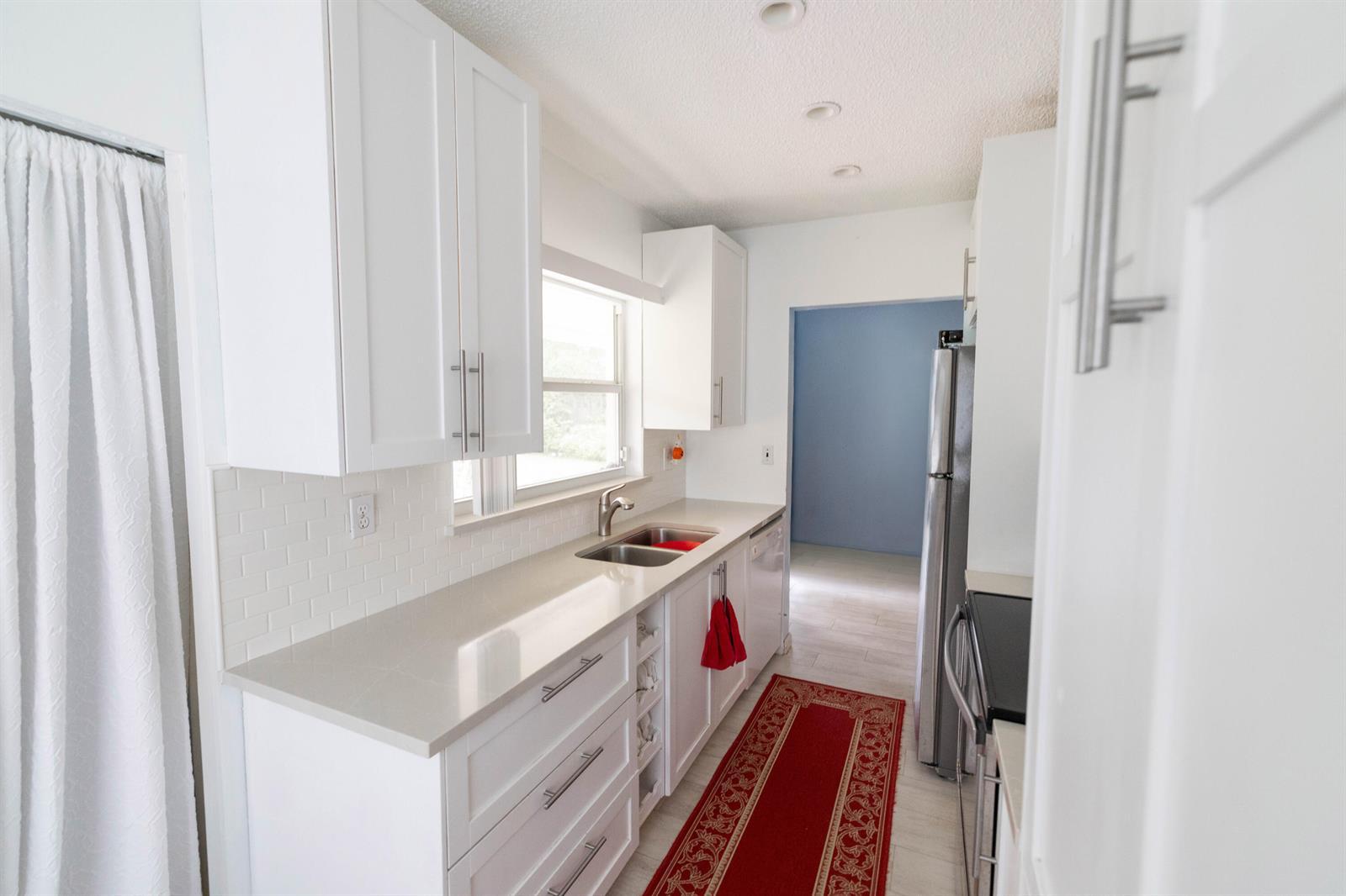 11030 NW 27TH Place, Sunrise FL 33322 photo 4