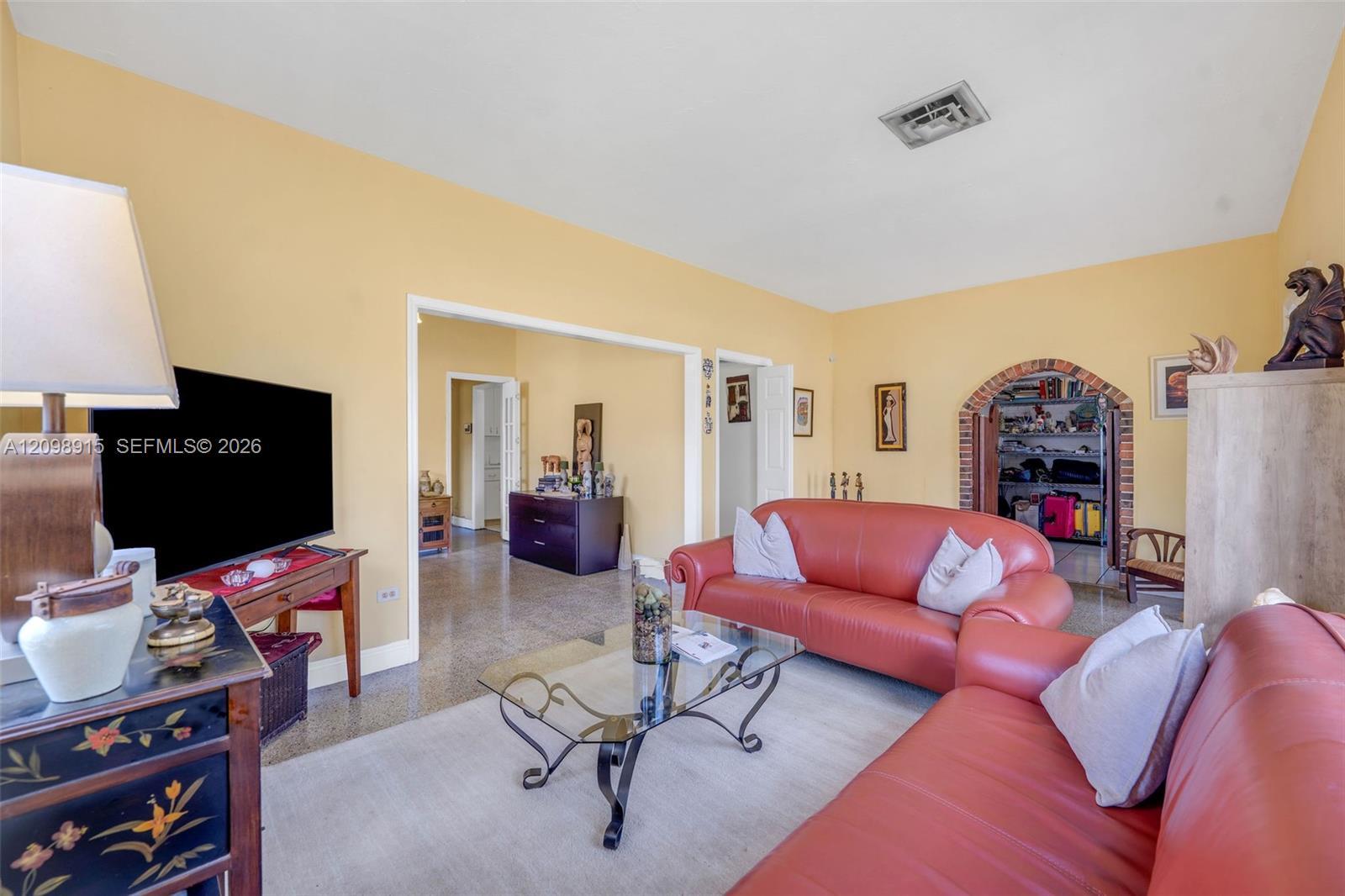 2048 NE 180th St, North Miami Beach FL 33162 photo 3