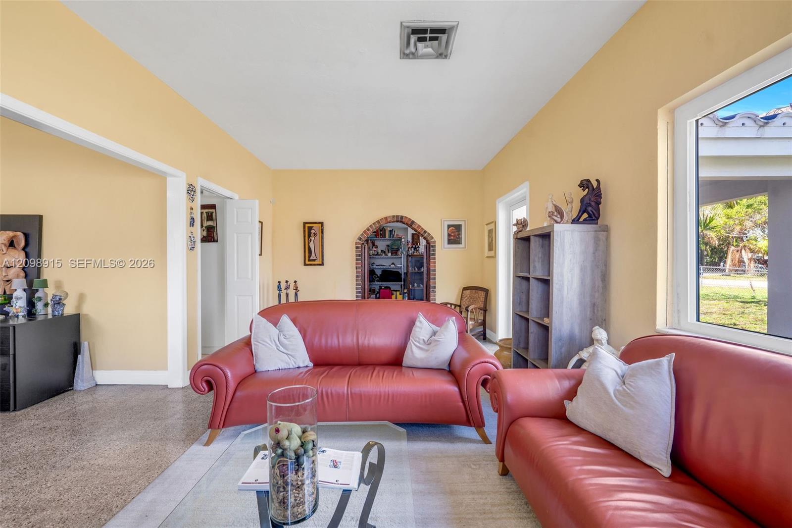 2048 NE 180th St, North Miami Beach FL 33162 photo 4