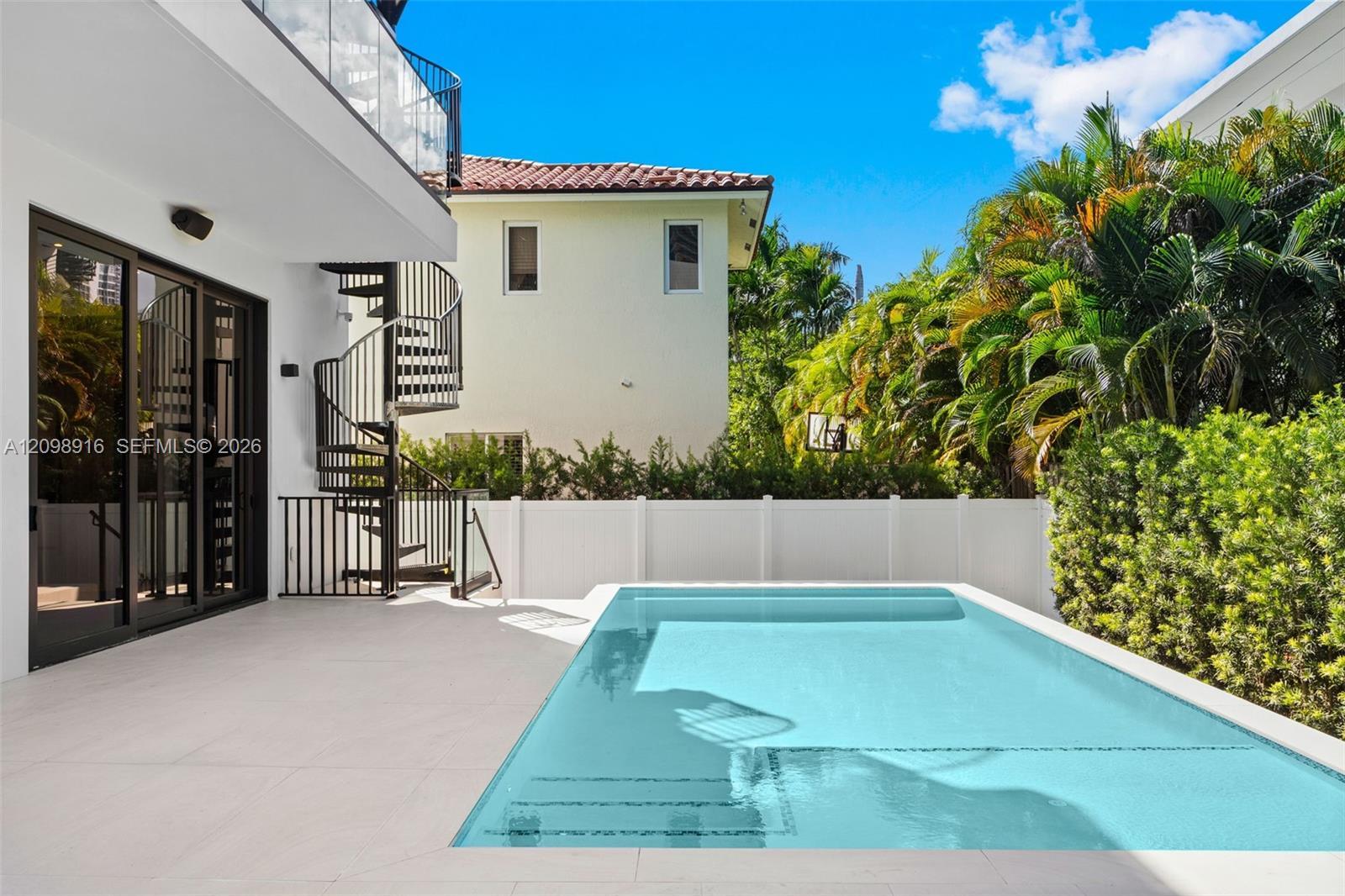 261 189th Ter, Sunny Isles Beach FL 33160 photo 3
