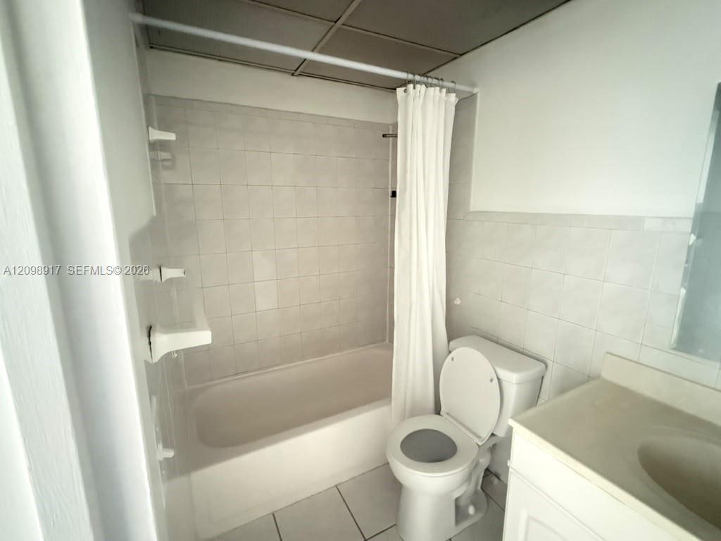 17560 Atlantic Blvd # 405, Sunny Isles Beach FL 33160 photo 4