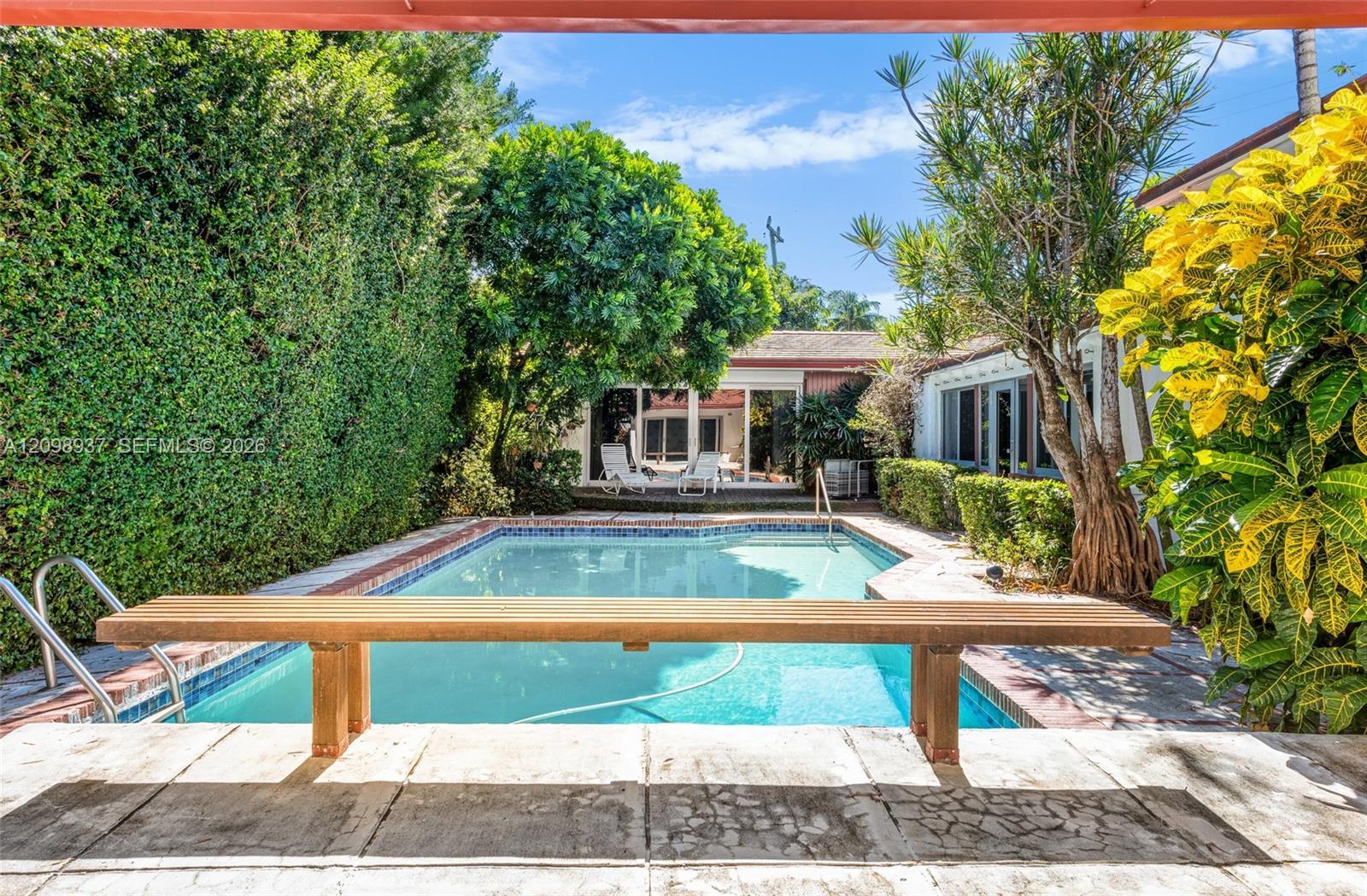 6415 Pine Tree Drive Cir, Miami Beach FL 33141 photo 3