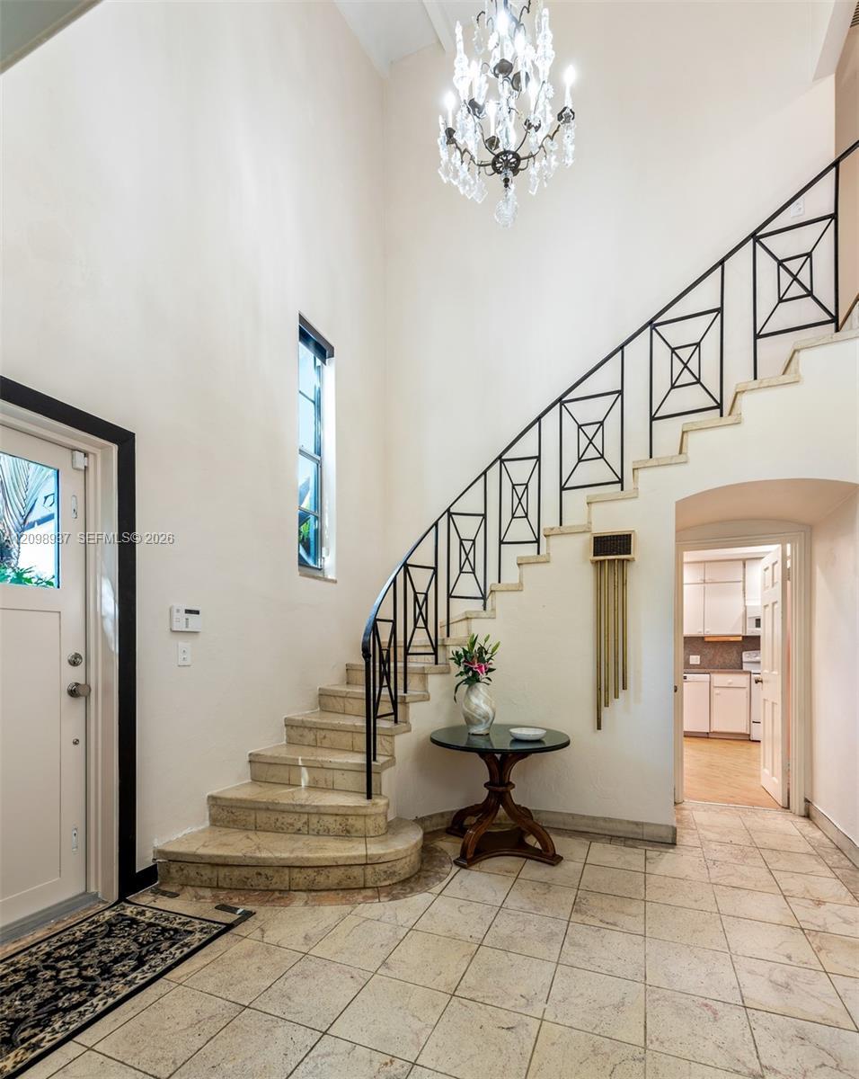 6415 Pine Tree Drive Cir, Miami Beach FL 33141 photo 5
