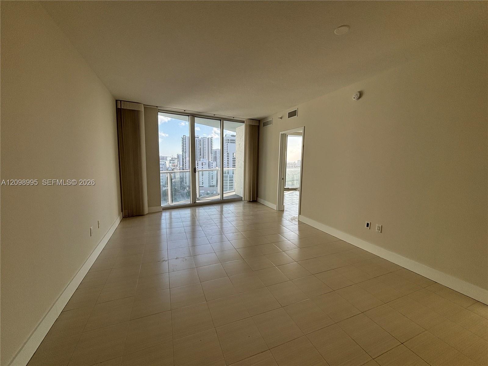 185 SW 7th St # 1702, Miami FL 33130 photo 3