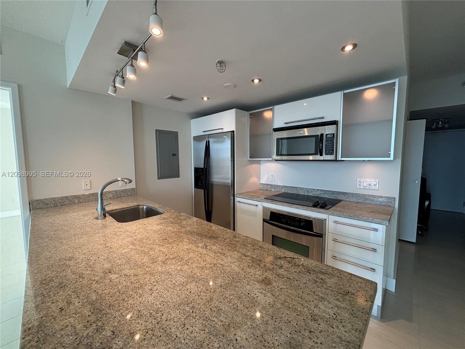 185 SW 7th St # 1702, Miami FL 33130 photo 5