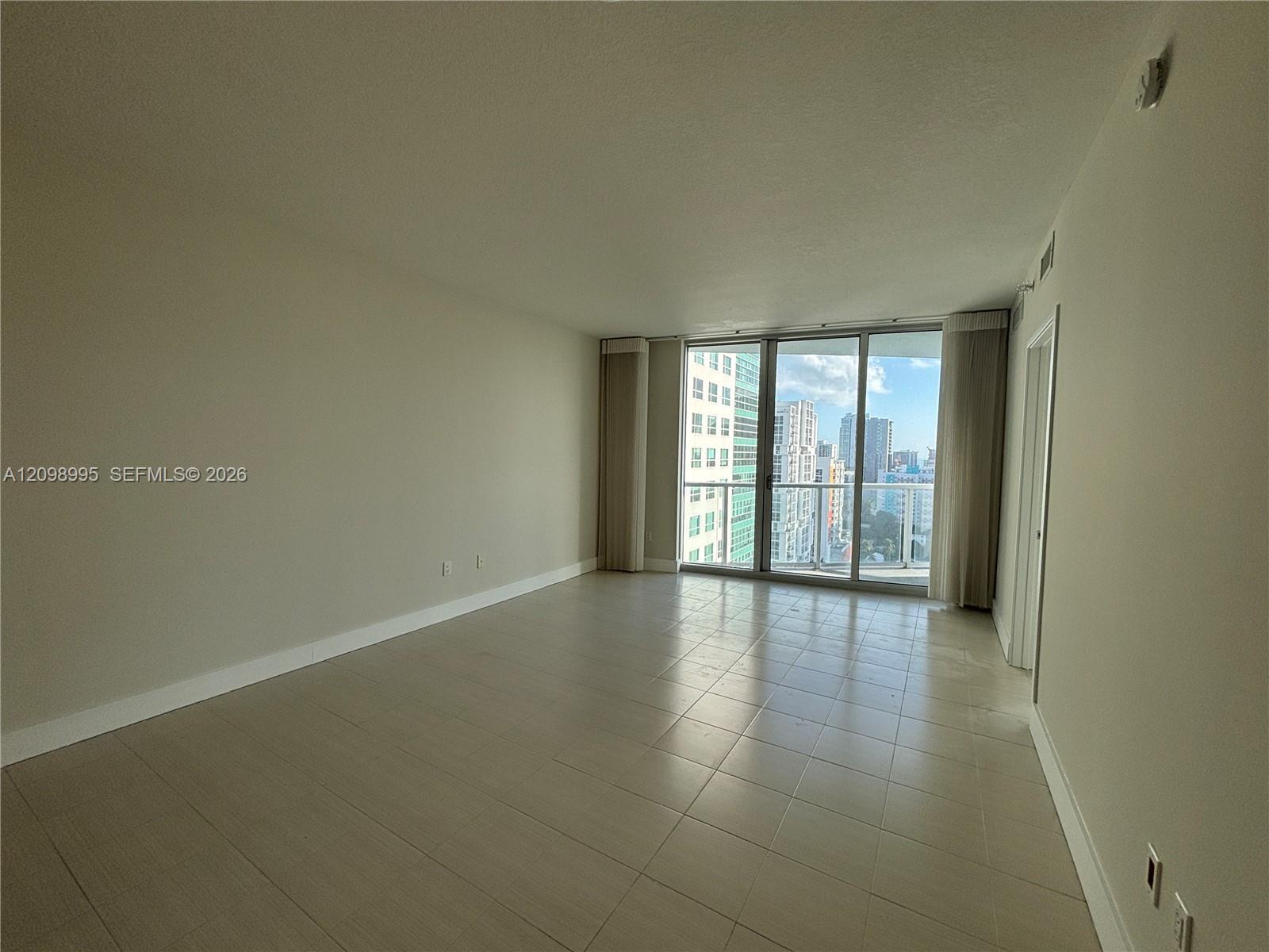 185 SW 7th St # 1702, Miami FL 33130 photo 4