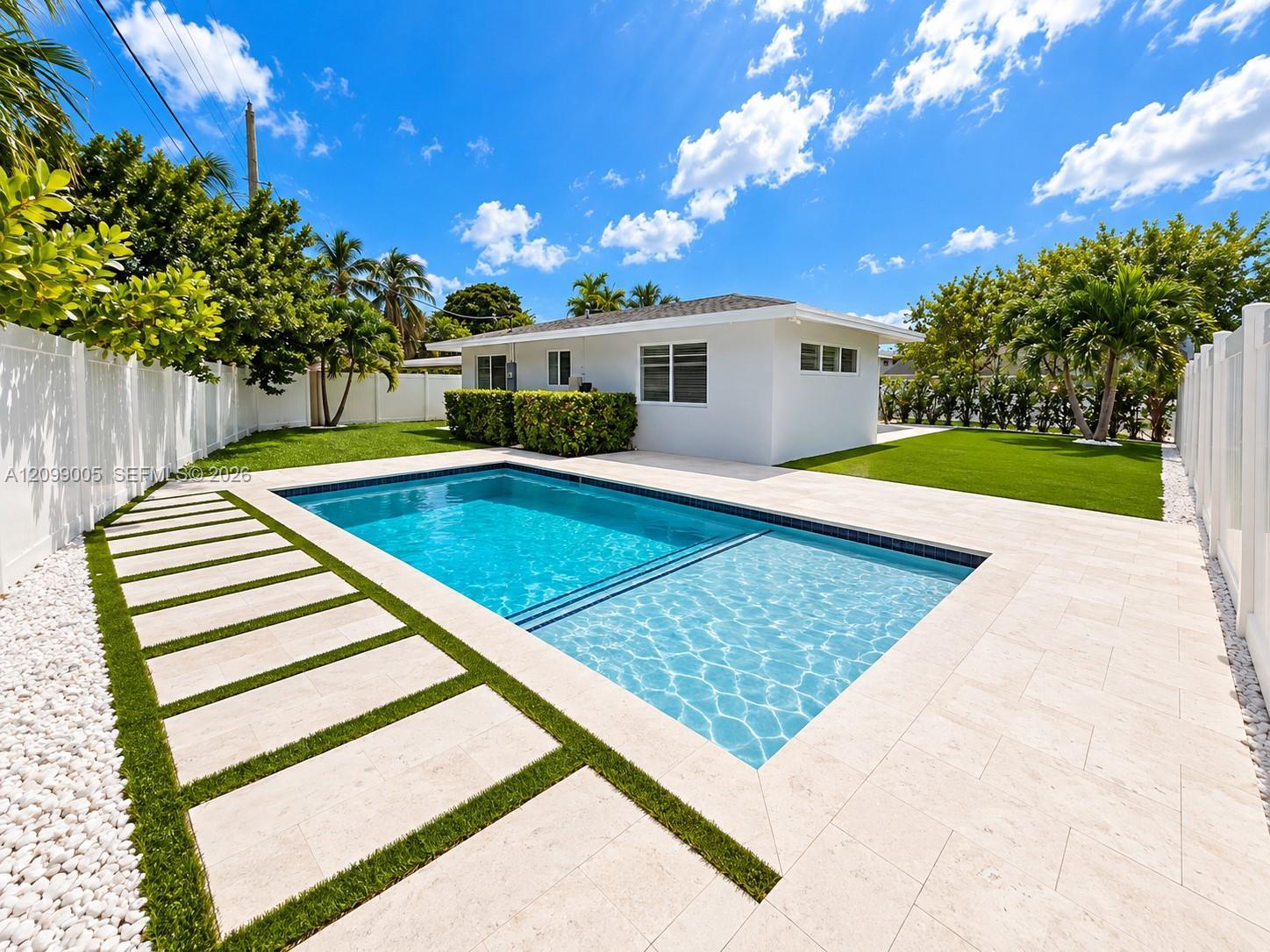 1046 SE 22nd Ave, Pompano Beach FL 33062 photo 2