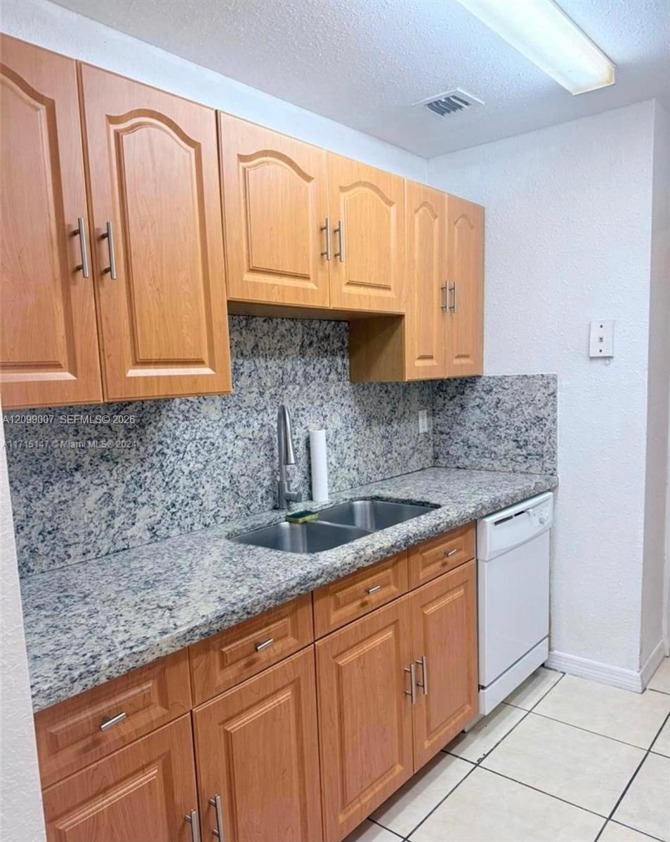 2870 NW 55th Ave # 2B, Lauderhill FL 33313 photo 2