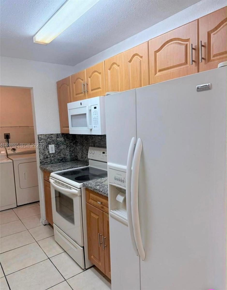 2870 NW 55th Ave # 2B, Lauderhill FL 33313
