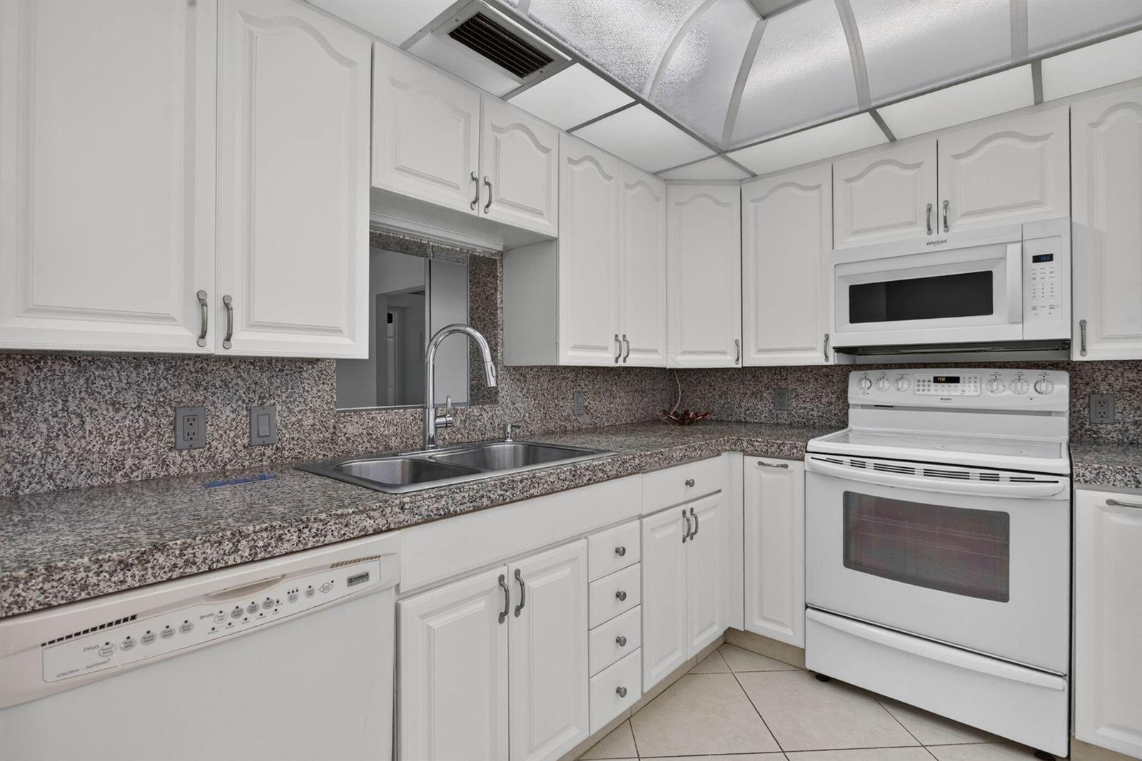 2901 Victoria Circle # D4, Coconut Creek FL 33066 photo 3