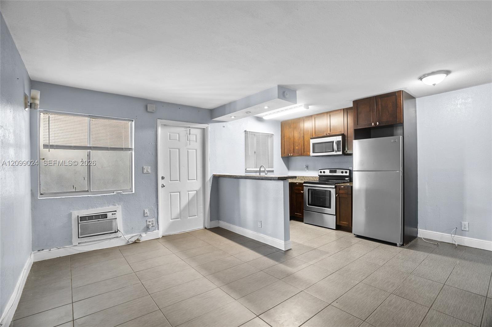 37 SW 14th St # 3, Dania Beach FL 33004 photo 3