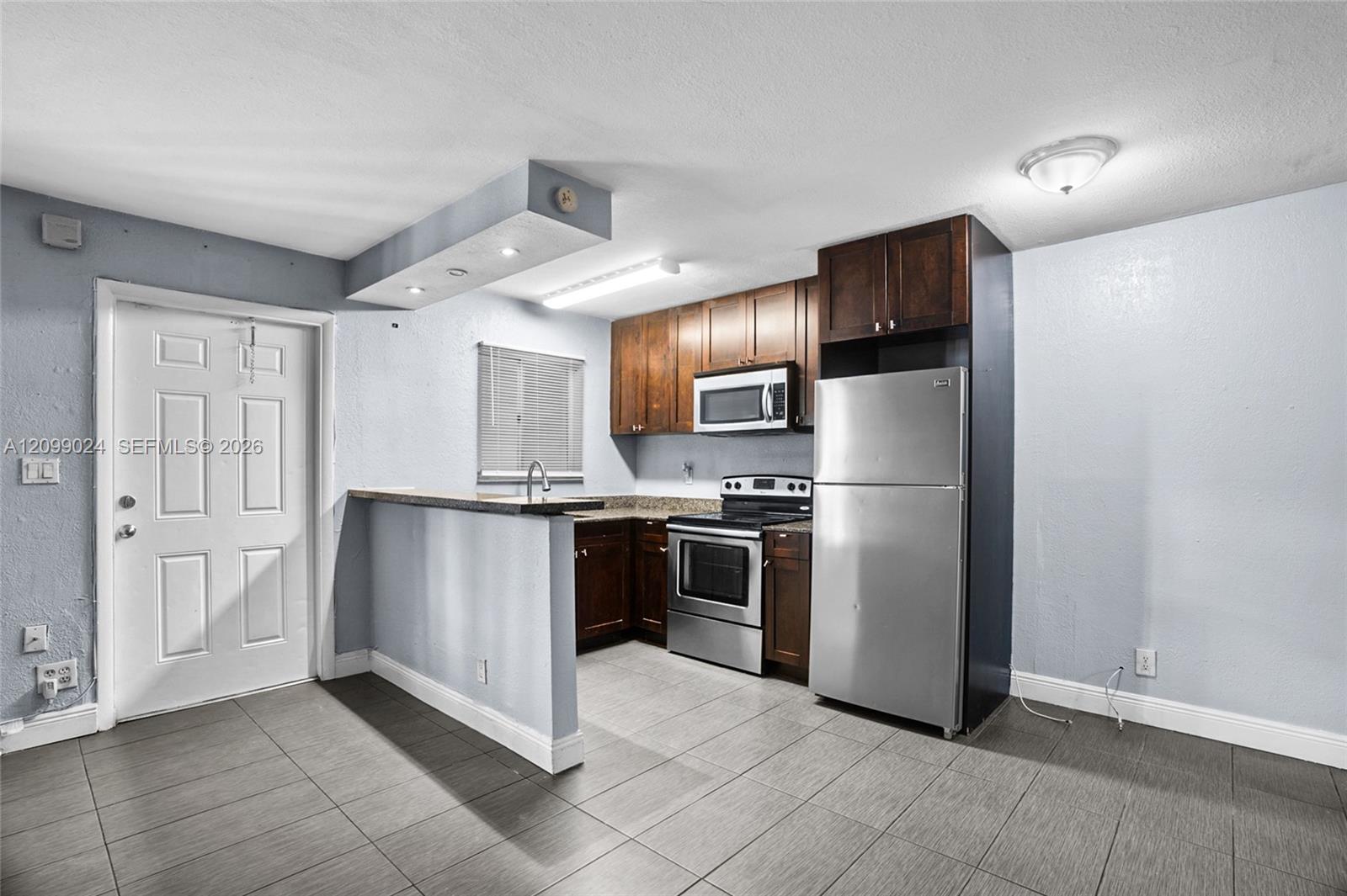 37 SW 14th St # 3, Dania Beach FL 33004 photo 4