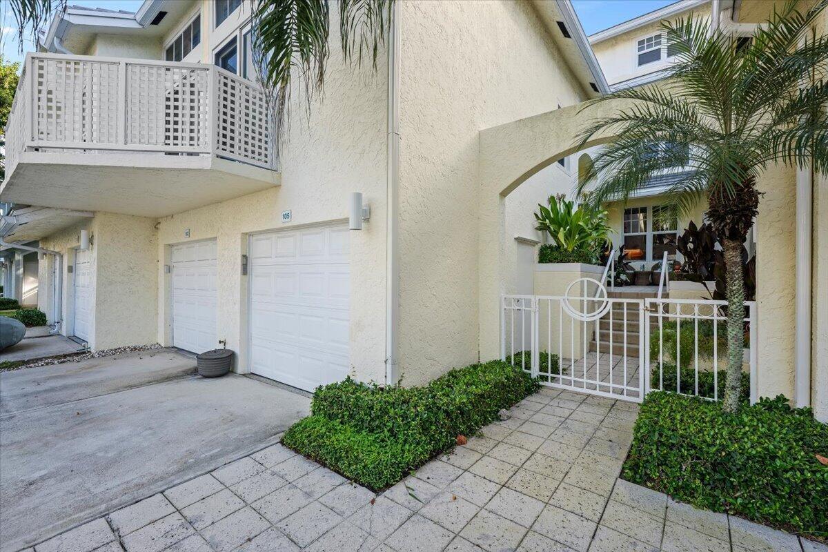 105 MAINSAIL Circle, Jupiter FL 33477 photo 3