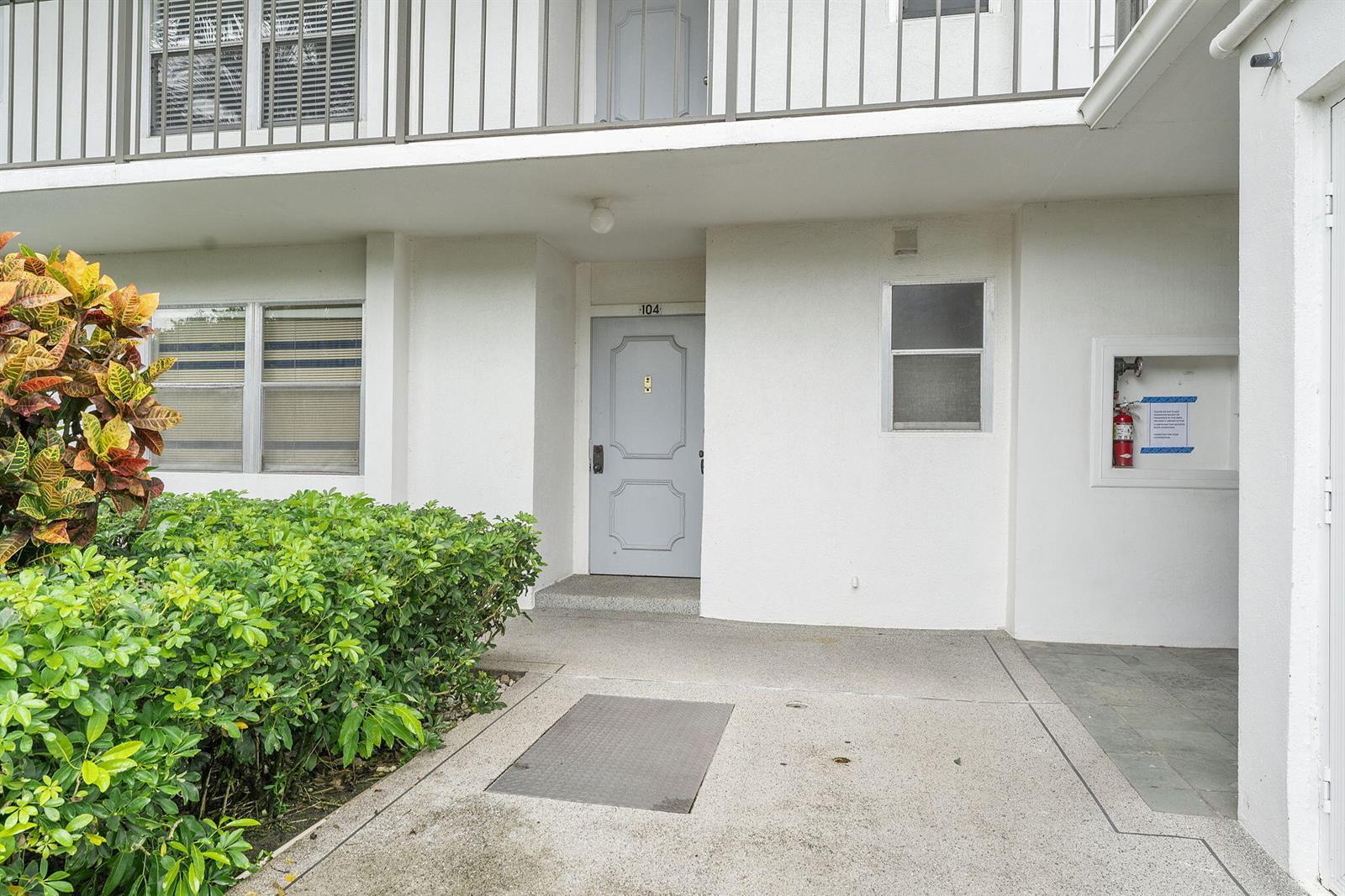 3593 BIRDIE Drive # 104, Lake Worth FL 33467 photo 2