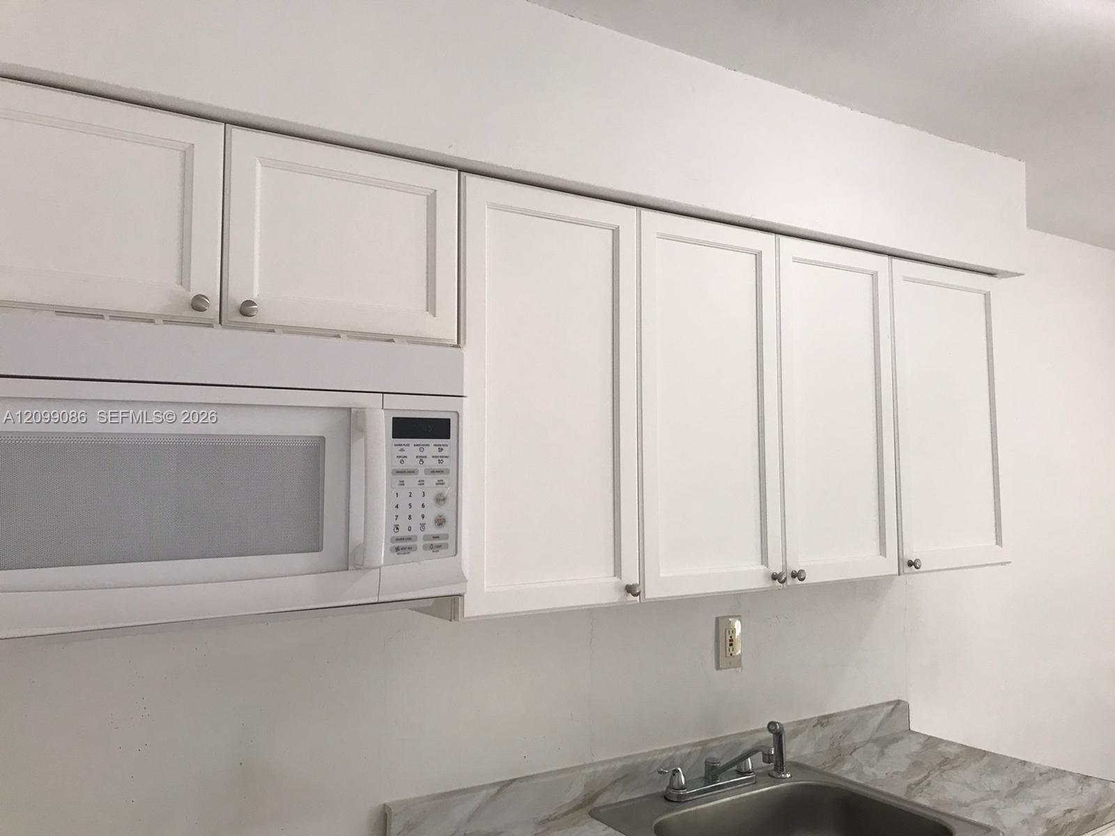 15940 NE 19th Pl # 2, North Miami Beach FL 33162 photo 3
