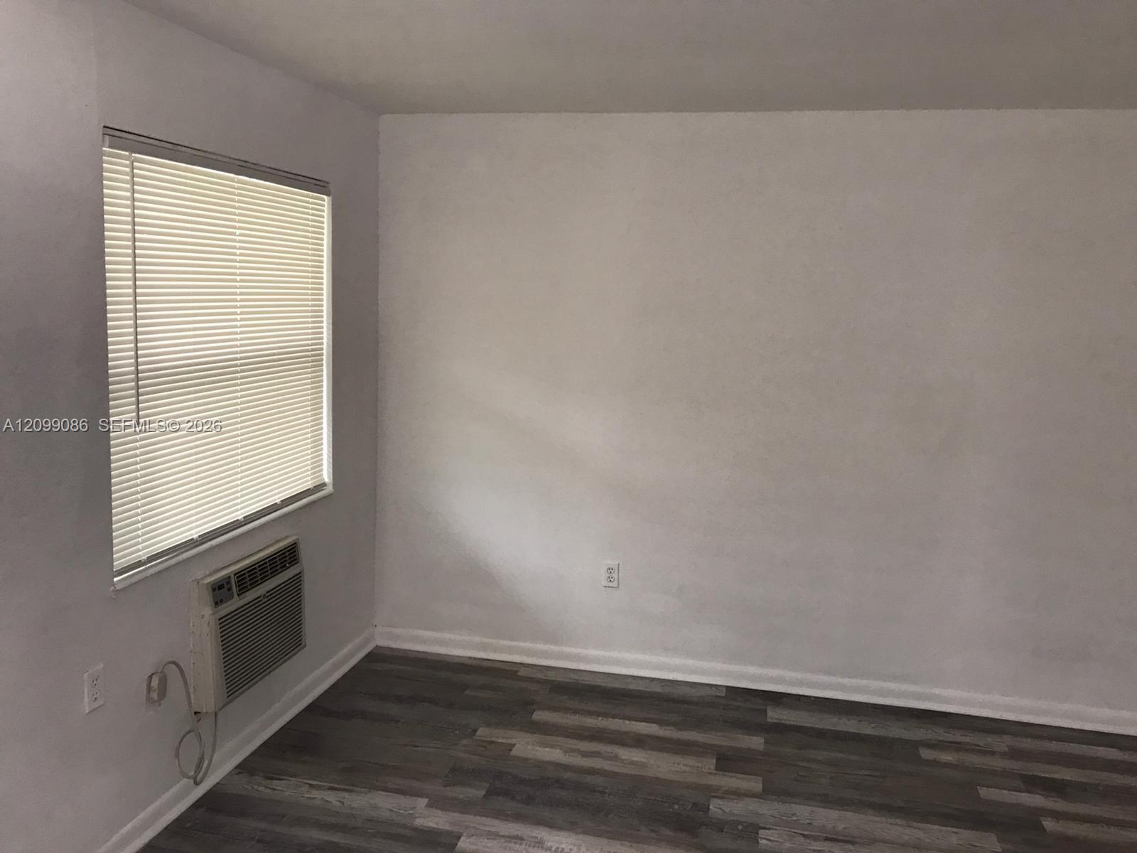 15940 NE 19th Pl # 2, North Miami Beach FL 33162 photo 5