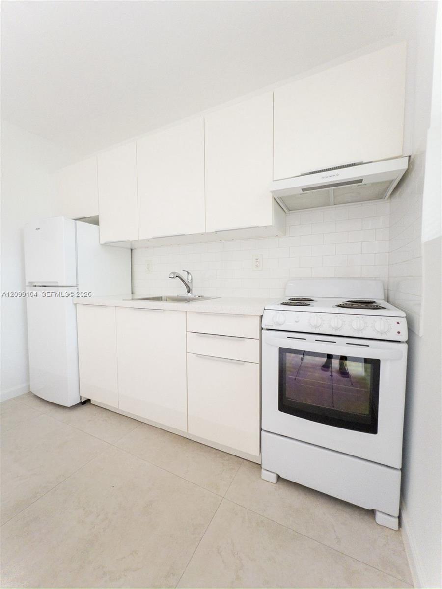 3676 Oak Ave # 1, Miami FL 33133 photo 2