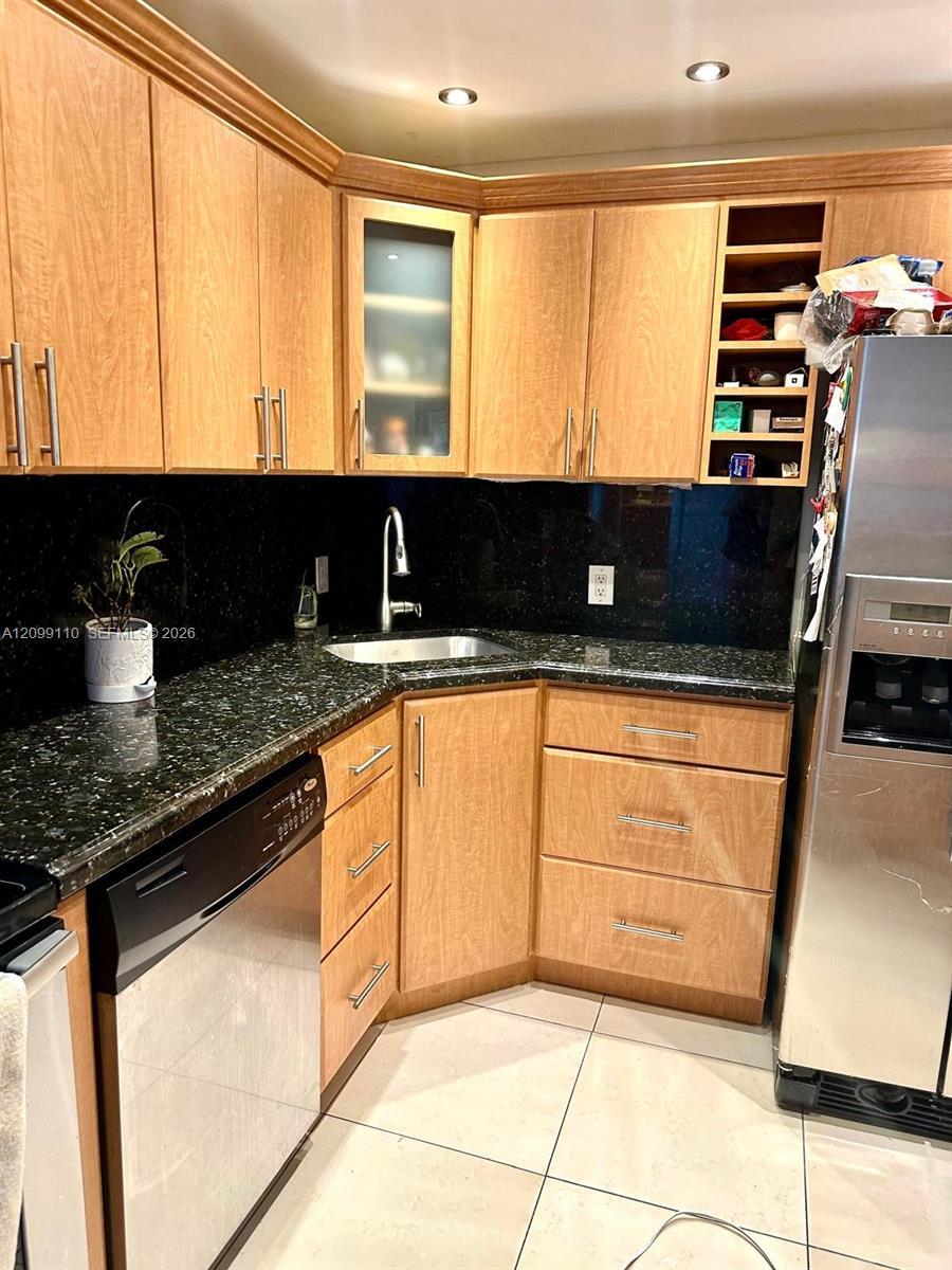 3675 N Country Club Dr # 1504, Aventura FL 33180