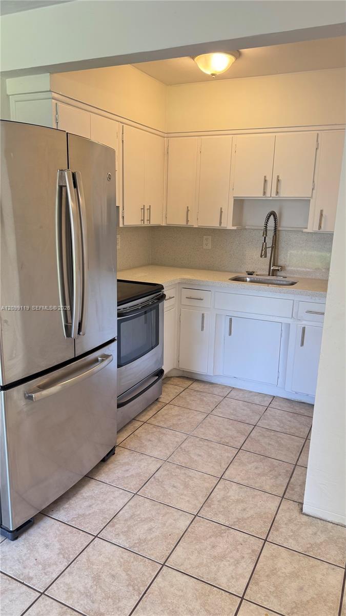 Hallandale Beach, FL 33009 photo 2