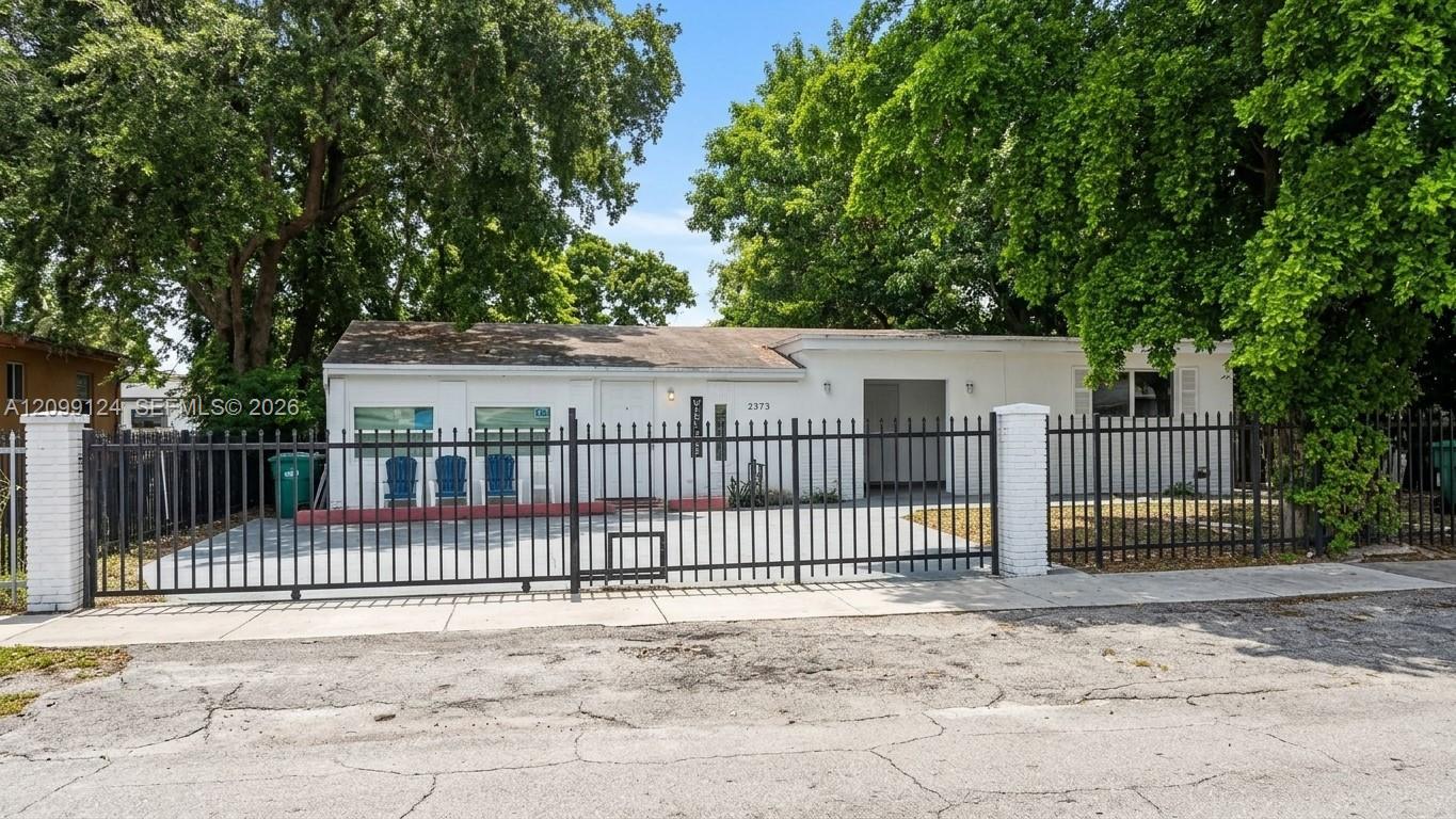 2279 NW 94th St # C, Miami FL 33147