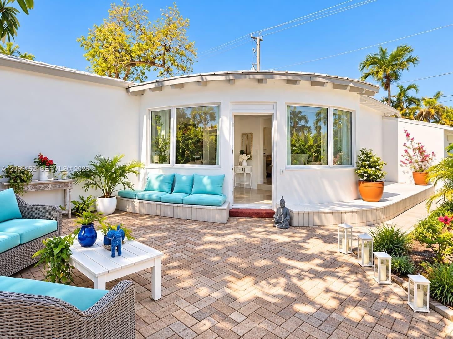6910 Rue Notre Dame, Miami Beach FL 33141 photo 2