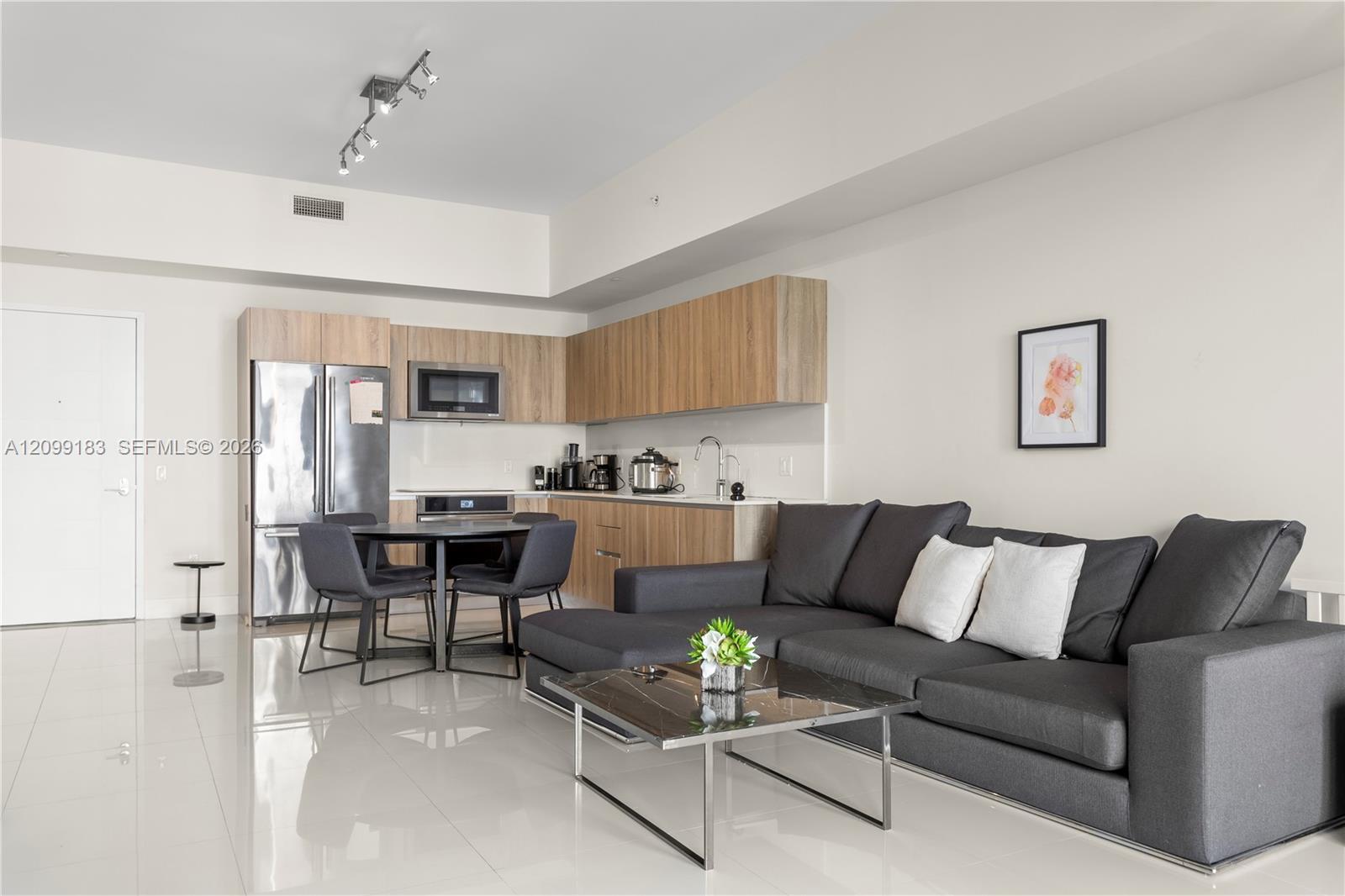 2960 NE 207th St # 502, Aventura FL 33180